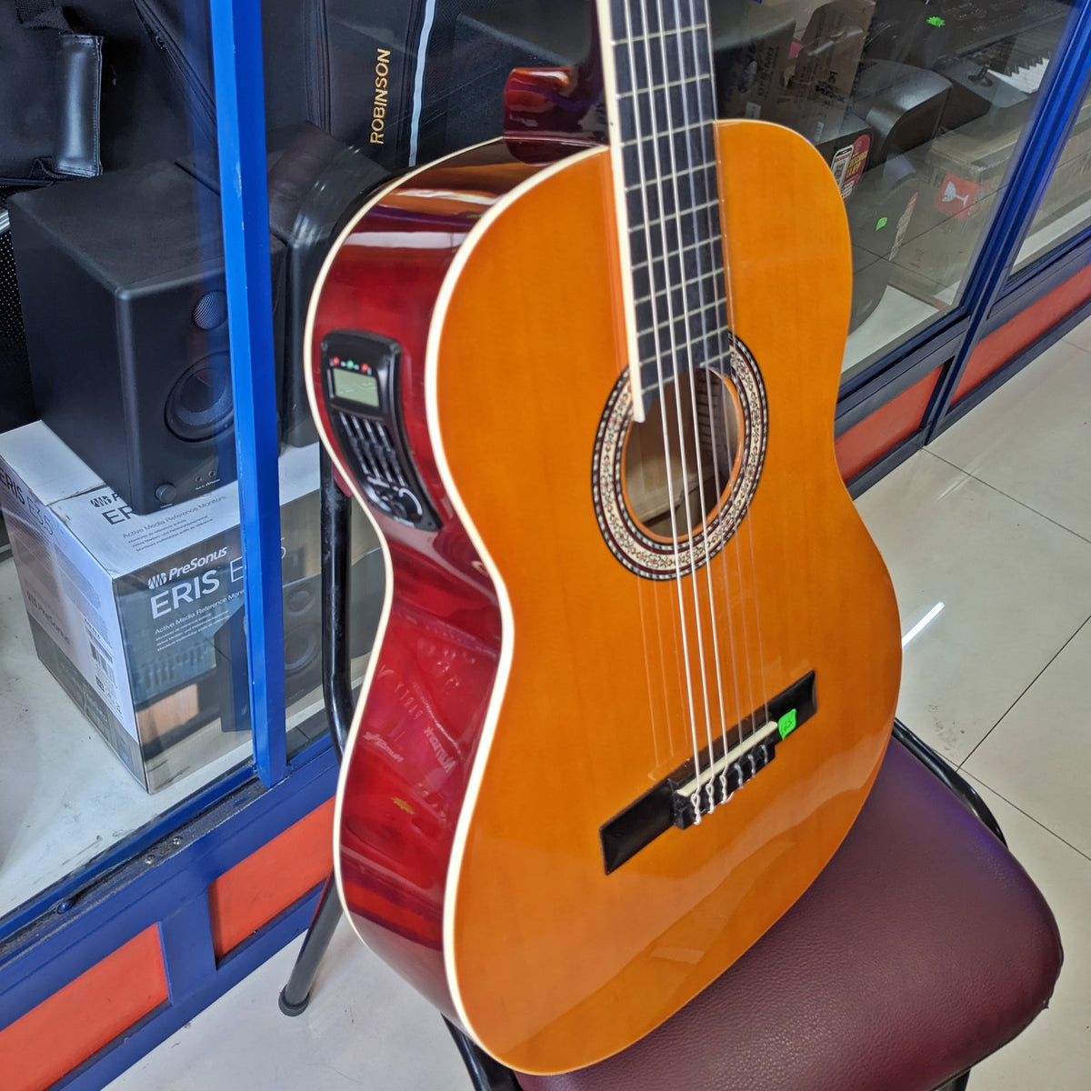 Guitarra Clasica Freedom CG500OR Cherub CASA MUSICAL VALDEZ