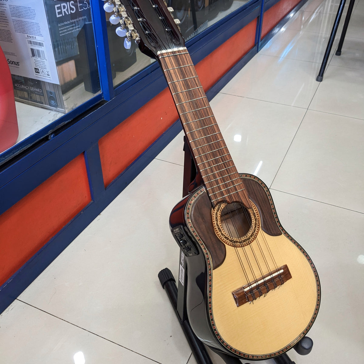 Charango Electroacustico Belcat 500T CASA MUSICAL VALDEZ